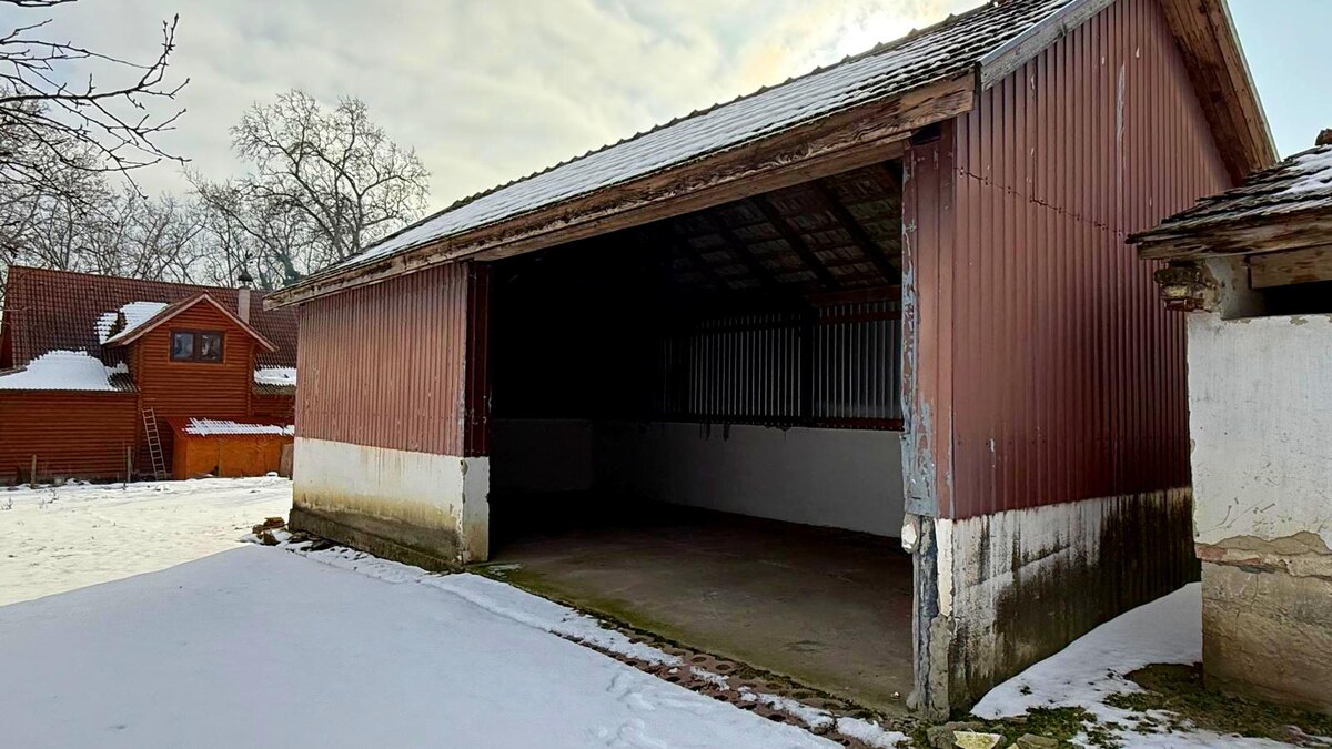 DVA DOMY S VEĽKÝM POZEMOK PRI JAZERE A RIEKE – MARTOVCE — foto 10