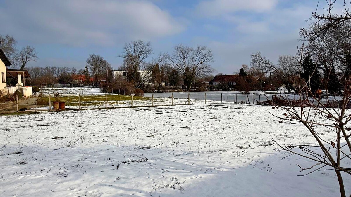 DVA DOMY S VEĽKÝM POZEMOK PRI JAZERE A RIEKE – MARTOVCE — foto 3