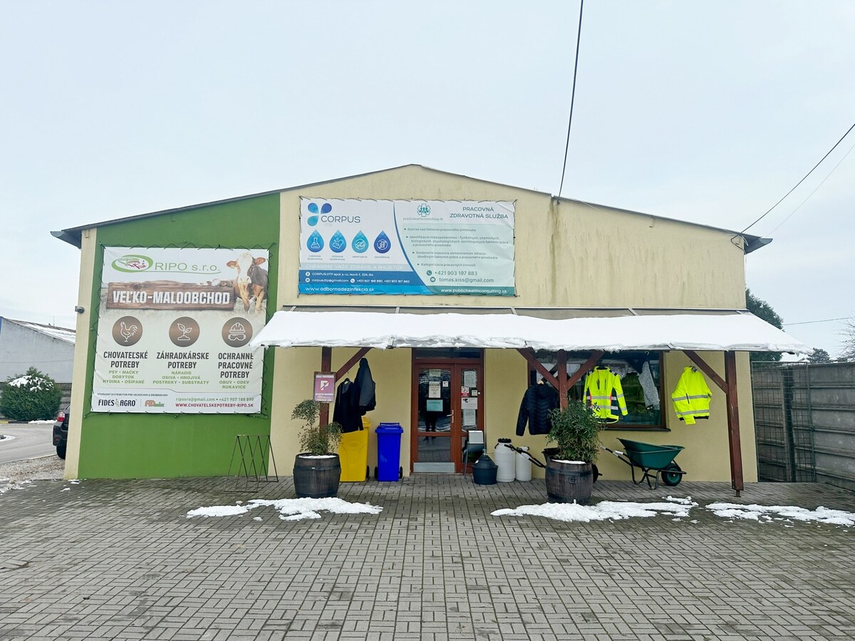 NA PREDAJ OBCHODNÝ A SKLADOVÝ PRIESTOR PRI HLAVNEJ CESTE, HURBANOVO — foto 19