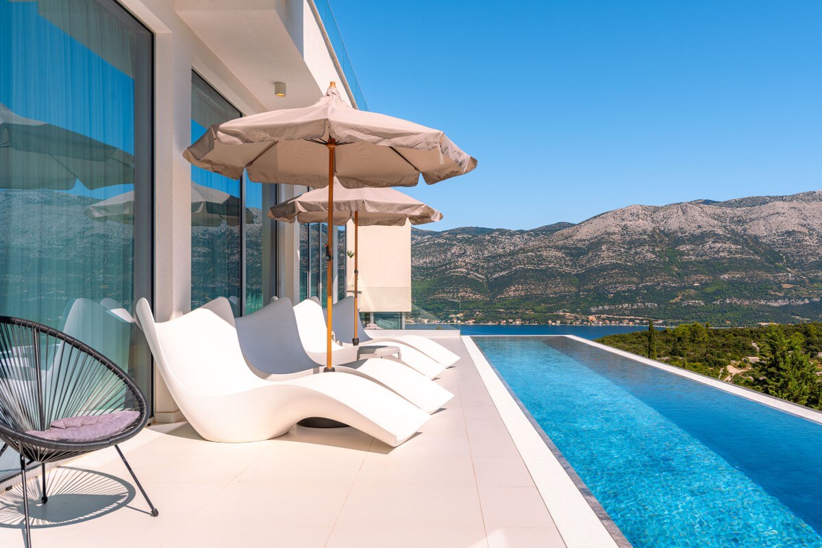 NA PREDAJ Luxusná vila  /360 m²/ s infinity bazénom, mesto Korčula — foto 2