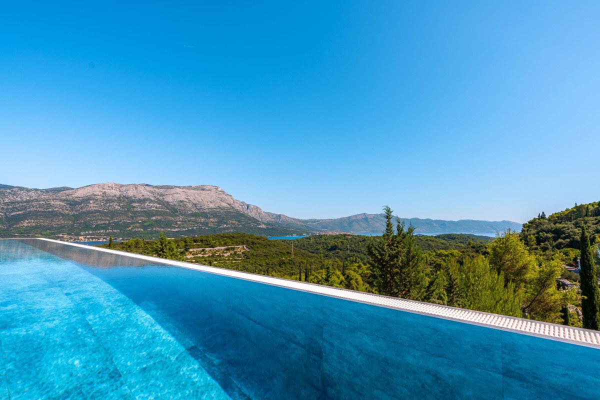 NA PREDAJ Luxusná vila  /360 m²/ s infinity bazénom, mesto Korčula — foto 4