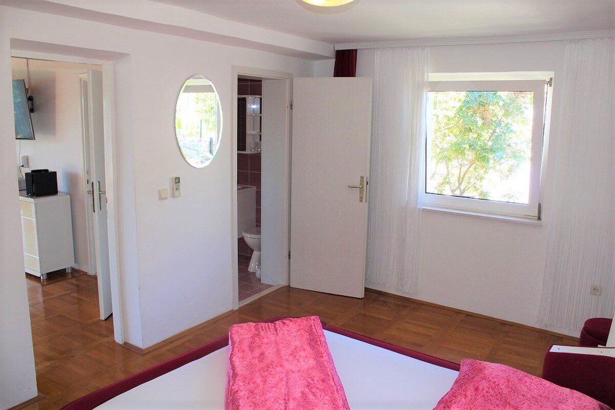 NA PREDAJ nádherný apartmánový dom priamo  pri mori, Primošten — foto 3
