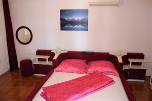 NA PREDAJ nádherný apartmánový dom priamo  pri mori, Primošten — foto 5