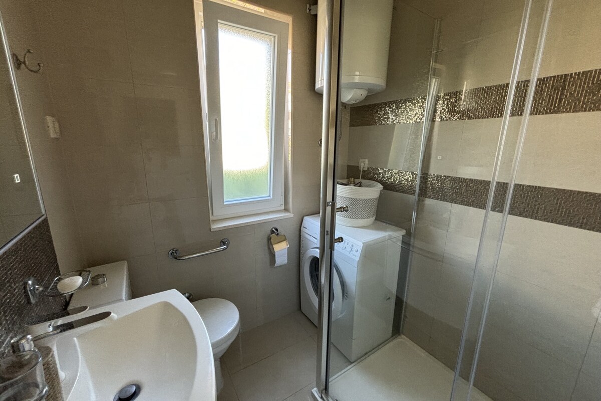 NA PREDAJ zariadený rodinný dom / 91 m² / blízko k moru, ČIOVO — foto 6