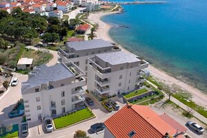 NA PREDAJ moderné byty / 41 m²/  v prvom rade od mora, ostrov PAG — foto 1