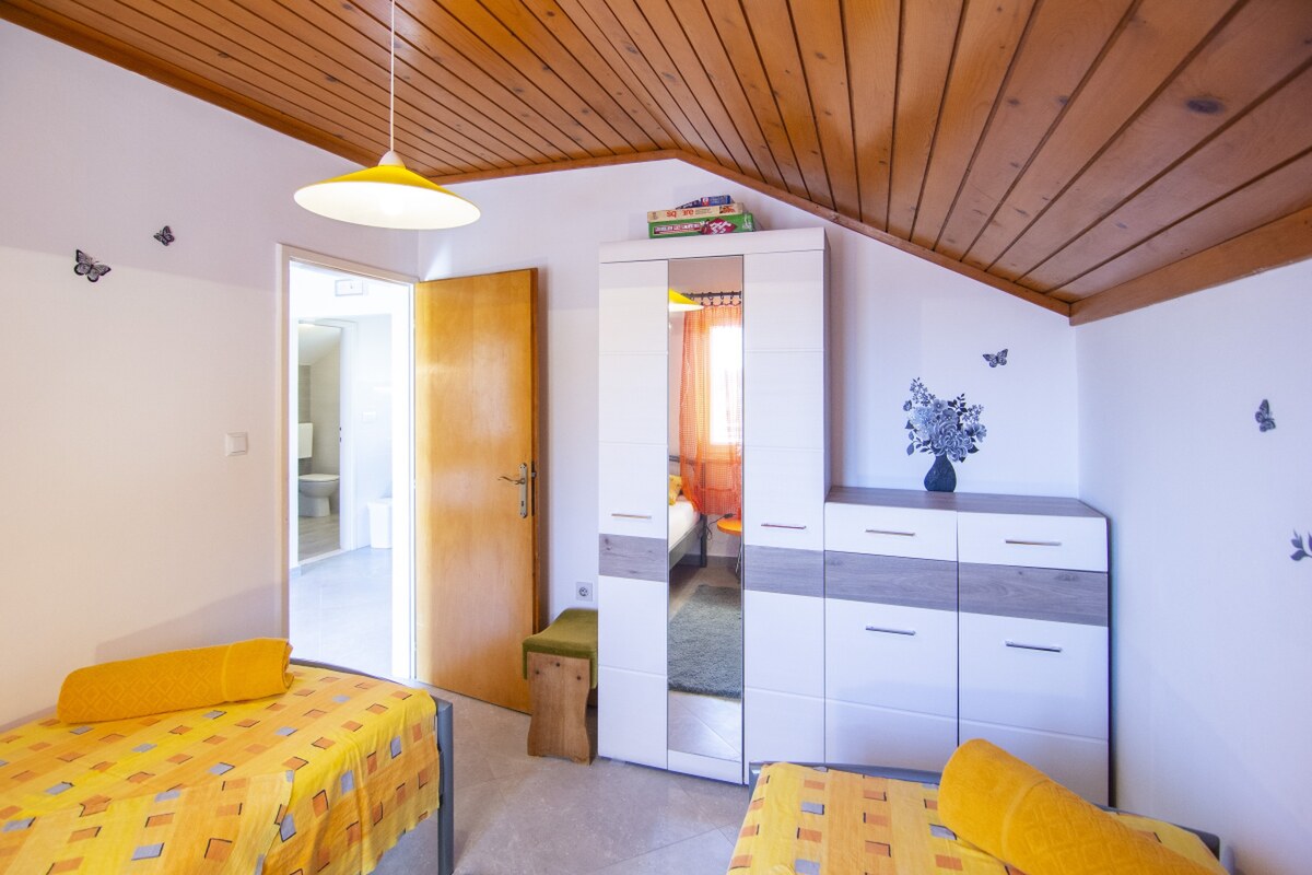Na predaj krásny priestranný dom / 101 m²/ výhľadom na more  Čiovo — foto 8