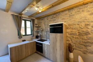 NA PREDAJ novozrekonštruovaný kamenný dom / 60 m²/ Kaštela — foto 6