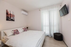 Nádherný dom /420 m²/ s bazénom a výhľadom na more, Dalmátsko, Kaštela — foto 9