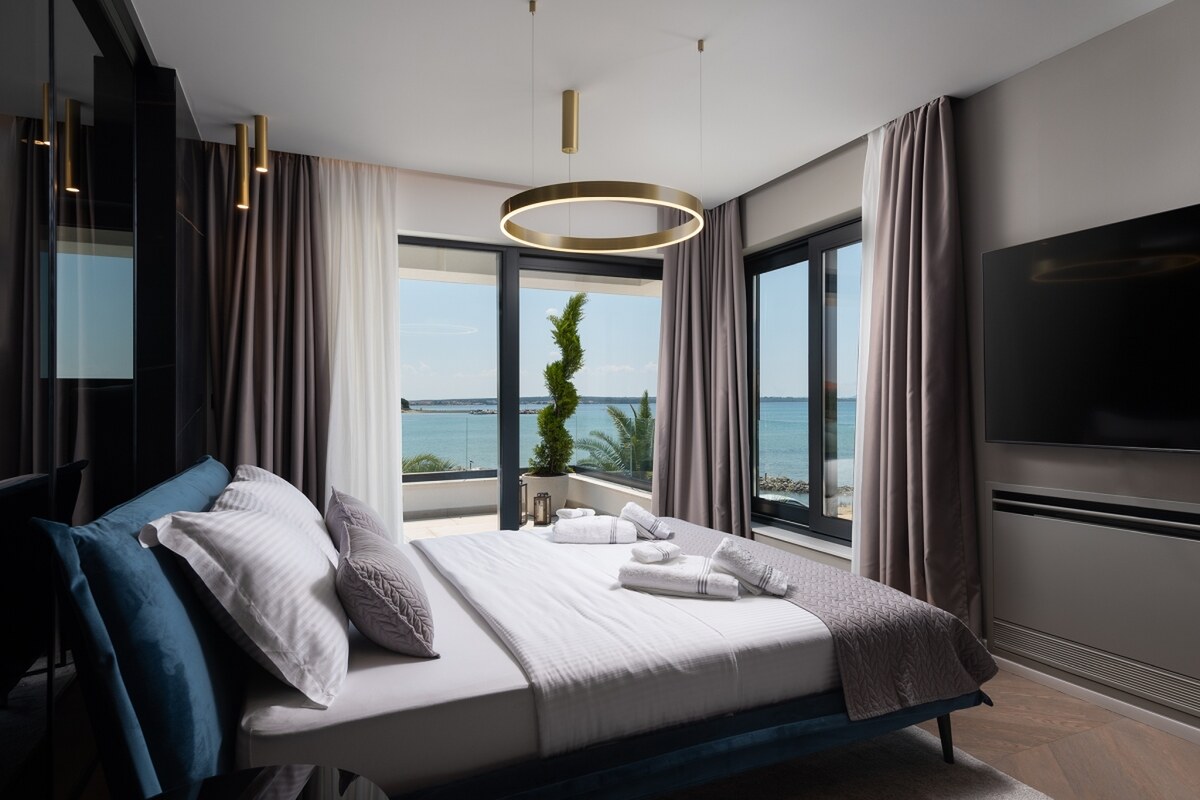 NA PREDAJ luxusná vila s bazénom, /236 m²/ Zadar, Privlaka — foto 12