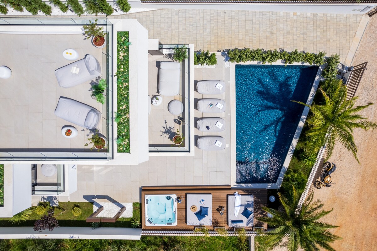 NA PREDAJ luxusná vila s bazénom, /236 m²/ Zadar, Privlaka — foto 4