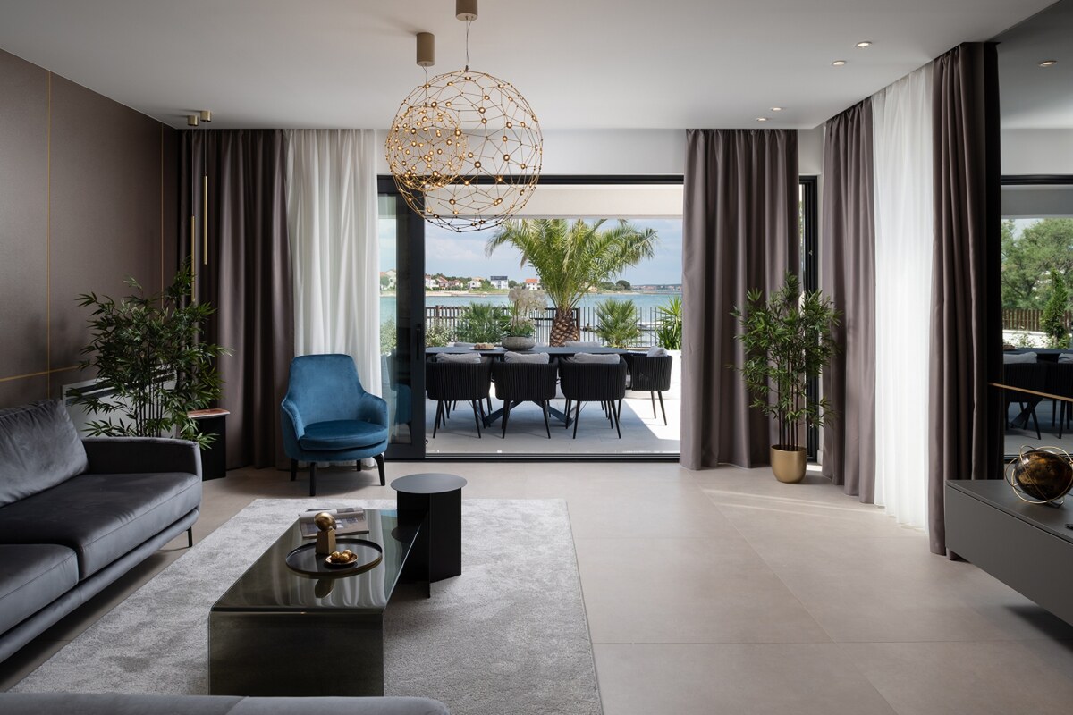 NA PREDAJ luxusná vila s bazénom, /236 m²/ Zadar, Privlaka — foto 7