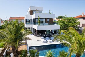 NA PREDAJ luxusná vila s bazénom, /236 m²/ Zadar, Privlaka — foto 1