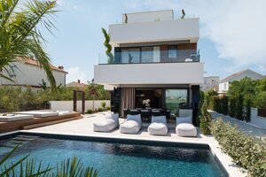 NA PREDAJ luxusná vila s bazénom, /236 m²/ Zadar, Privlaka — foto 2