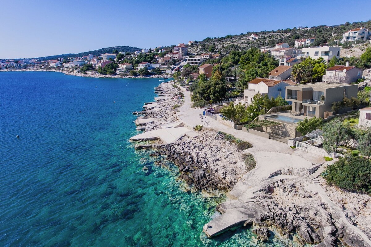 VÝNIMOČNÁ vila / 350 m²/ Dalmátsko, mestečko SEVID — foto 17
