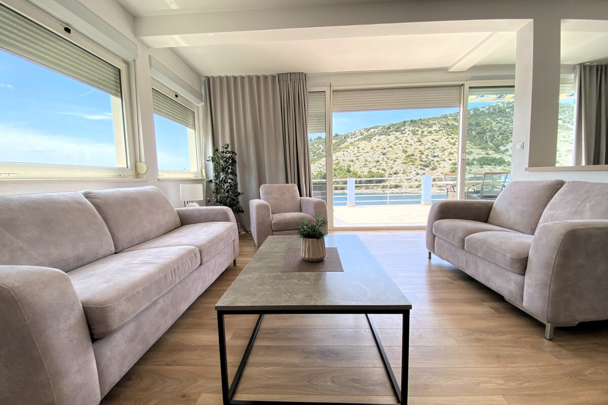 Apartmánová vila /500 m²/ pri mori, Dalmátsko, mestečko Marina — foto 10