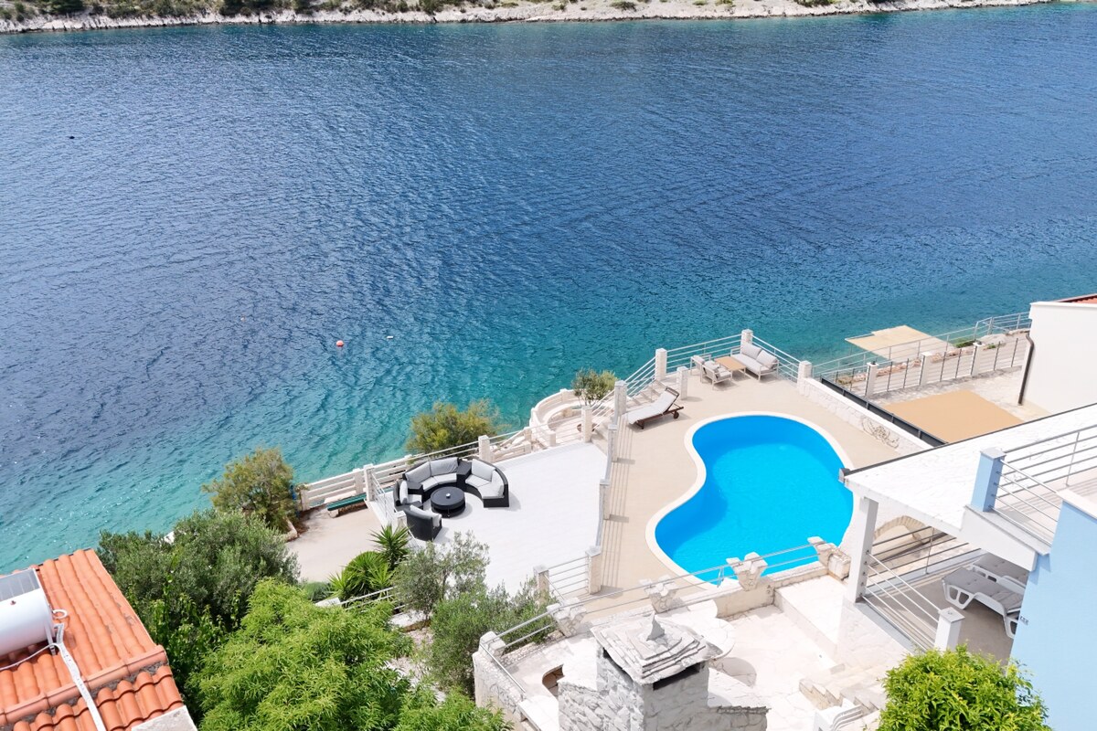 Apartmánová vila /500 m²/ pri mori, Dalmátsko, mestečko Marina — foto 19