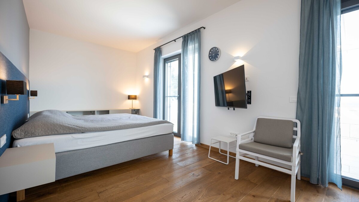 NA PREDAJ atraktívna kamenná vila /419 m²/ pri mori, Dalmátsko, Kozino — foto 14