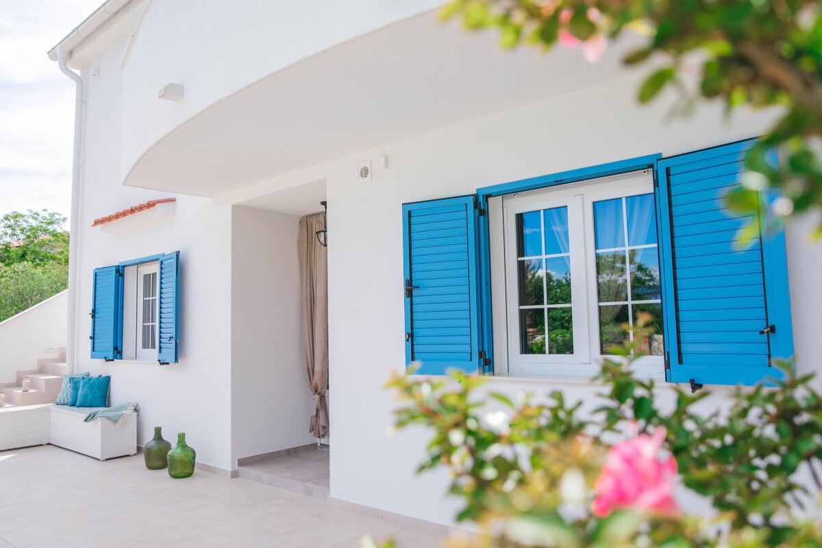 Atraktívna vila /230 m²/ s bazénom a záhradou, ISTRIA, ostrov KRK — foto 3