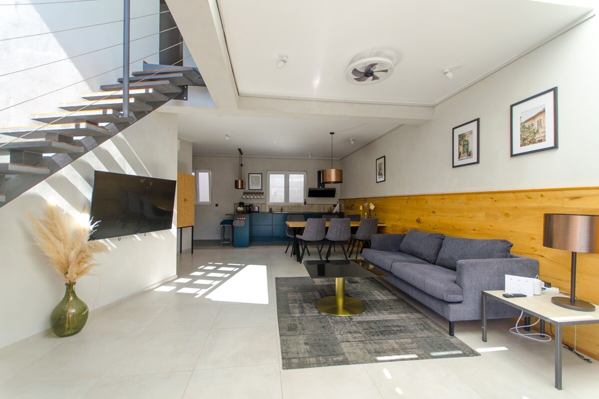 NA PREDAJ prekrásny novopostavený dom / 494 m²/ ostrov Brač, Bobovišća — foto 13