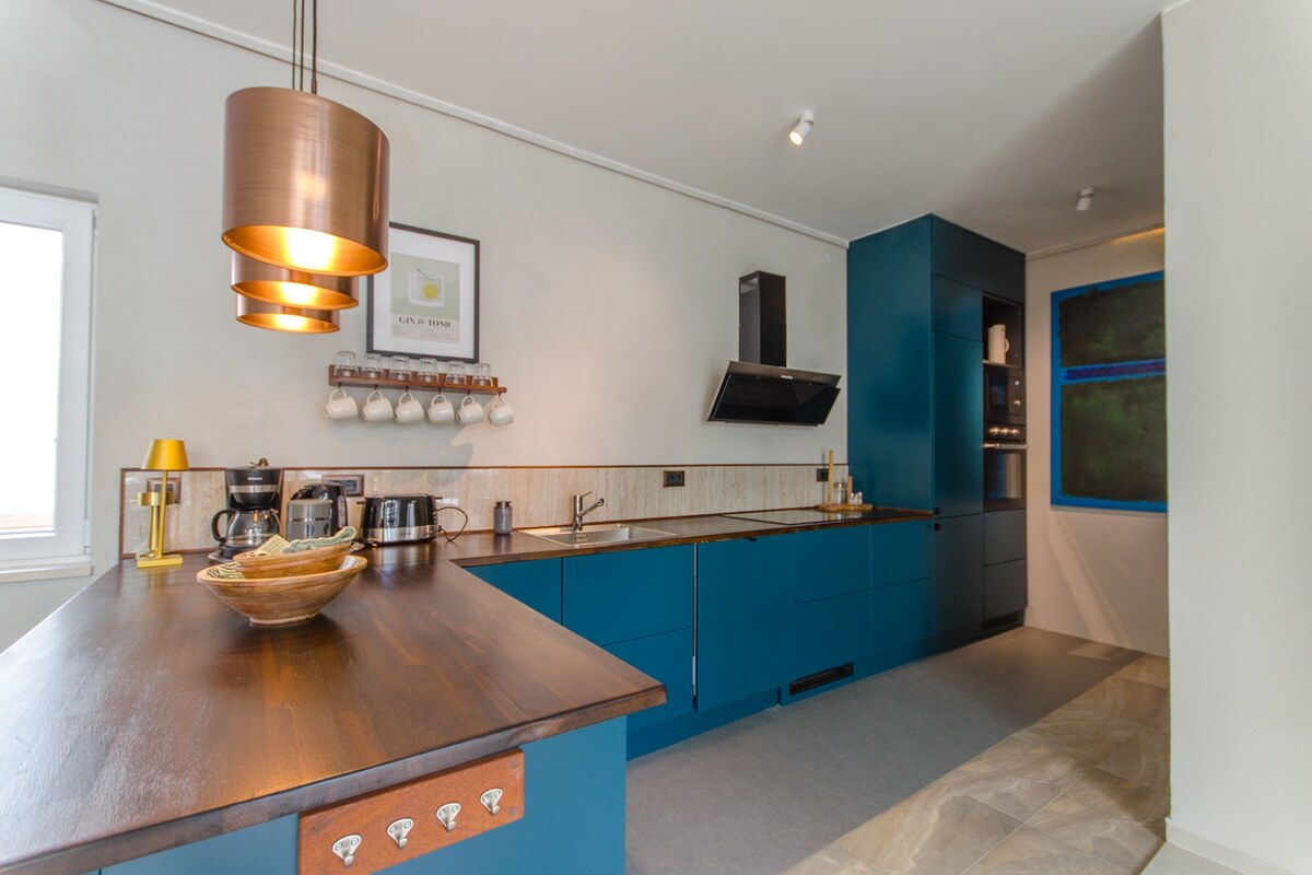 NA PREDAJ prekrásny novopostavený dom / 494 m²/ ostrov Brač, Bobovišća — foto 9