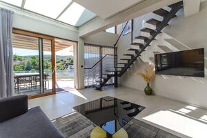 NA PREDAJ prekrásny novopostavený dom / 494 m²/ ostrov Brač, Bobovišća — foto 15