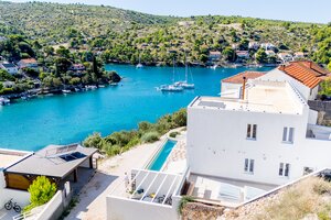 NA PREDAJ prekrásny novopostavený dom / 494 m²/ ostrov Brač, Bobovišća — foto 5