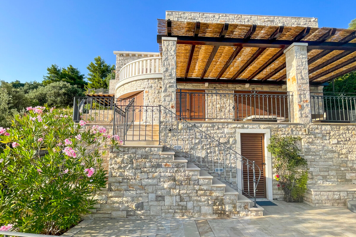 Na predaj ZREKONŠTRUOVANÁ KAMENNÁ VILA /200 m²/ Dalmátsko, Korčula — foto 2