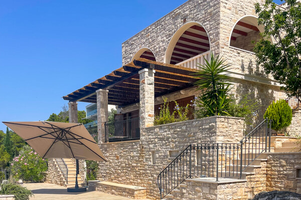 Na predaj ZREKONŠTRUOVANÁ KAMENNÁ VILA /200 m²/ Dalmátsko, Korčula