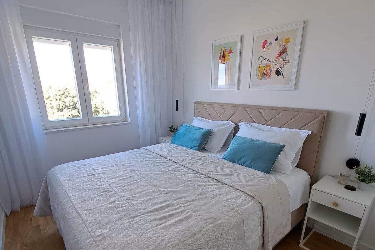 NA PREDAJ moderný luxusný apartmán /45 m² / Dalmátsko, TROGIR — foto 10