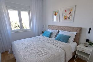NA PREDAJ moderný luxusný apartmán /45 m² / Dalmátsko, TROGIR — foto 10