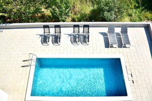 NA PREDAJ moderný luxusný apartmán /45 m² / Dalmátsko, TROGIR — foto 14