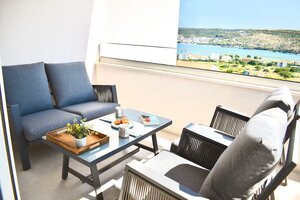 NA PREDAJ moderný luxusný apartmán /45 m² / Dalmátsko, TROGIR — foto 3