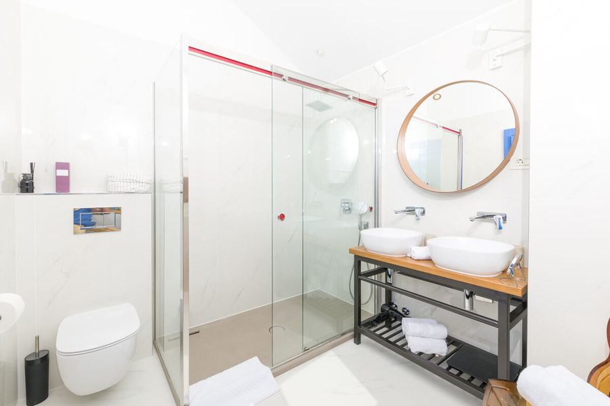 NA PREDAJ LUXUSNÁ kamenná vila / 250 m² / na ostrove HVAR — foto 12