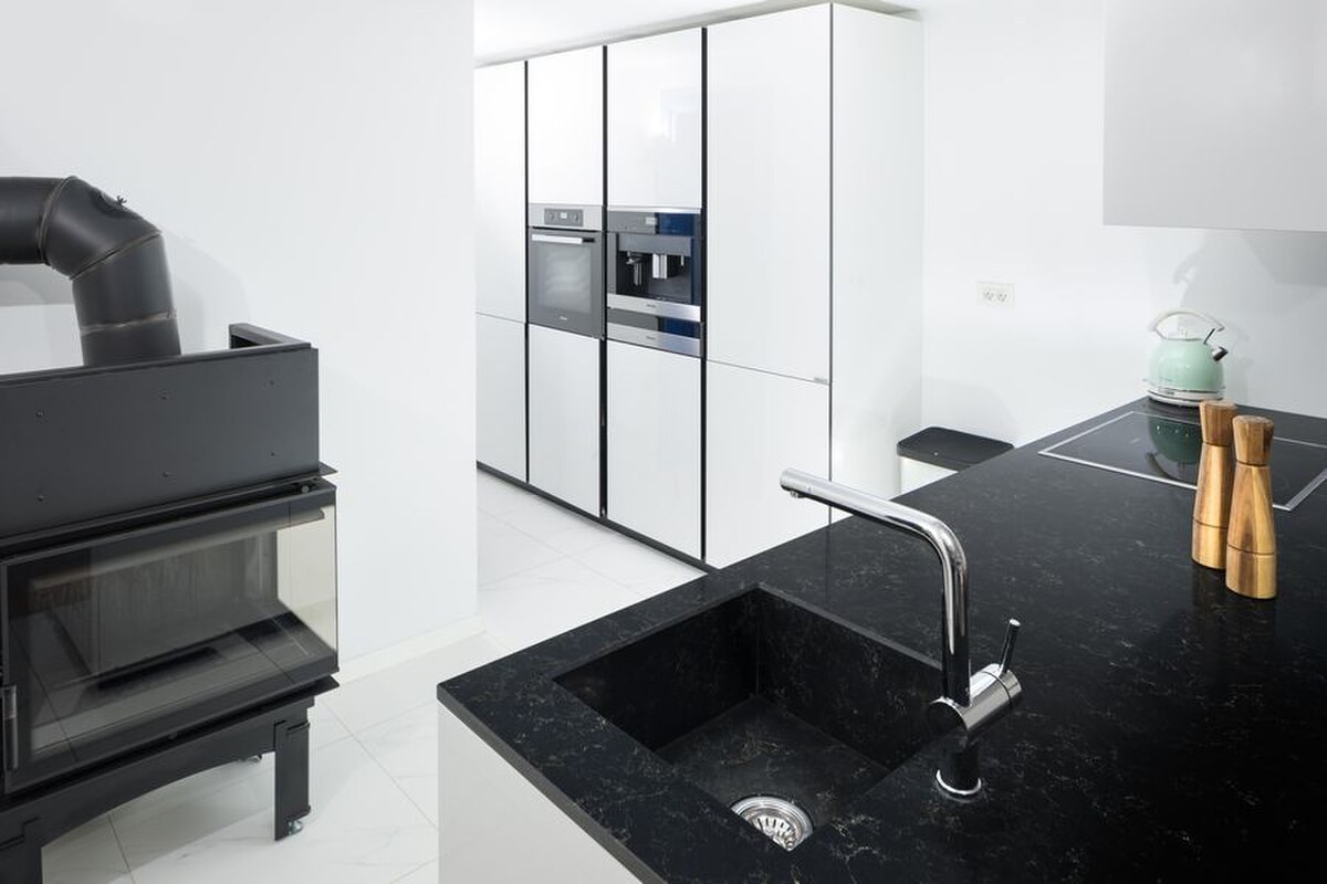 NA PREDAJ LUXUSNÁ kamenná vila / 250 m² / na ostrove HVAR — foto 7