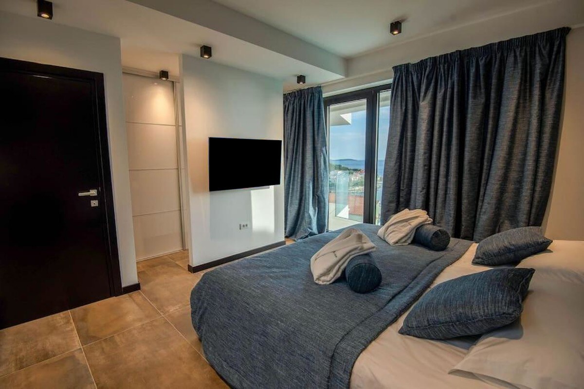 Moderná vila / 256 m2/ s bazénom a výhľadom na more, Primošten — foto 10