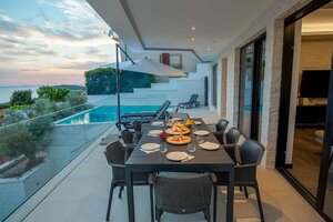 Moderná vila / 256 m2/ s bazénom a výhľadom na more, Primošten — foto 1