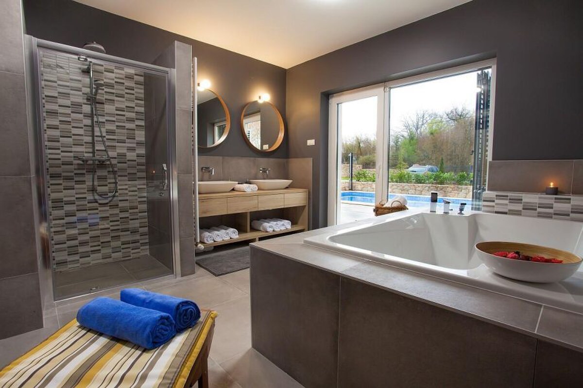 Na predaj kamenná vila s bazénom / 185 m² /, ostrov Krk — foto 14