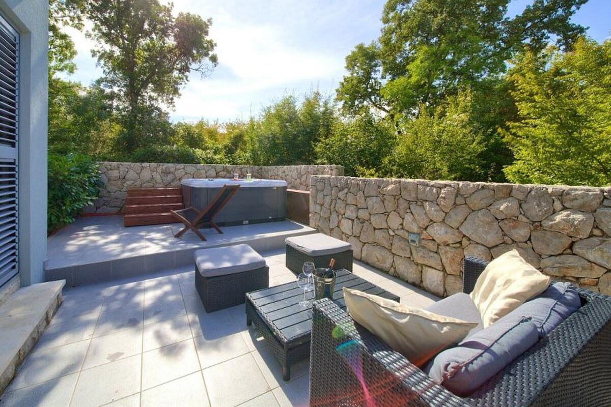 Na predaj kamenná vila s bazénom / 185 m² /, ostrov Krk — foto 18