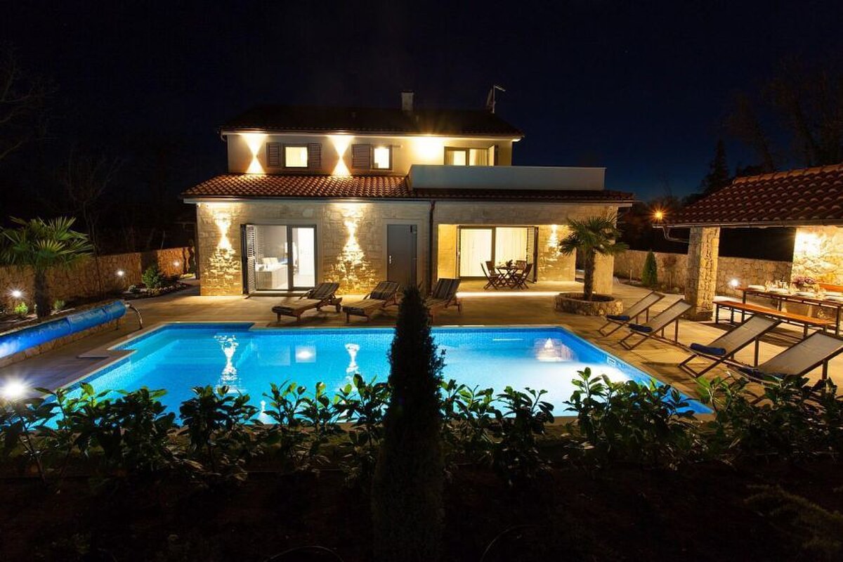 Na predaj kamenná vila s bazénom / 185 m² /, ostrov Krk — foto 20