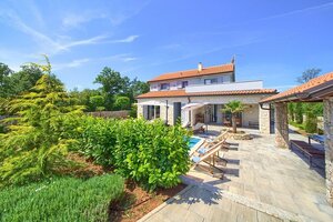 Na predaj kamenná vila s bazénom / 185 m² /, ostrov Krk — foto 2