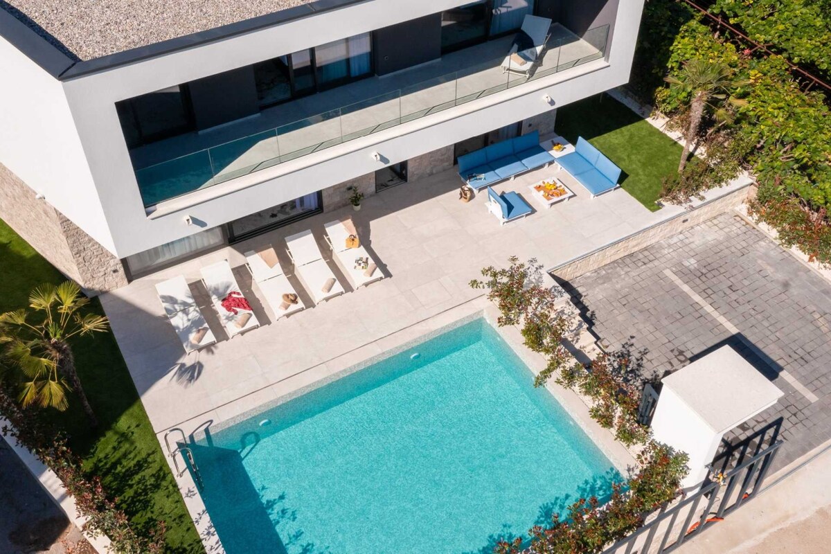 NA PREDAJ novo postavená VILA  /200 m2/ pri mori, Rogoznica — foto 6
