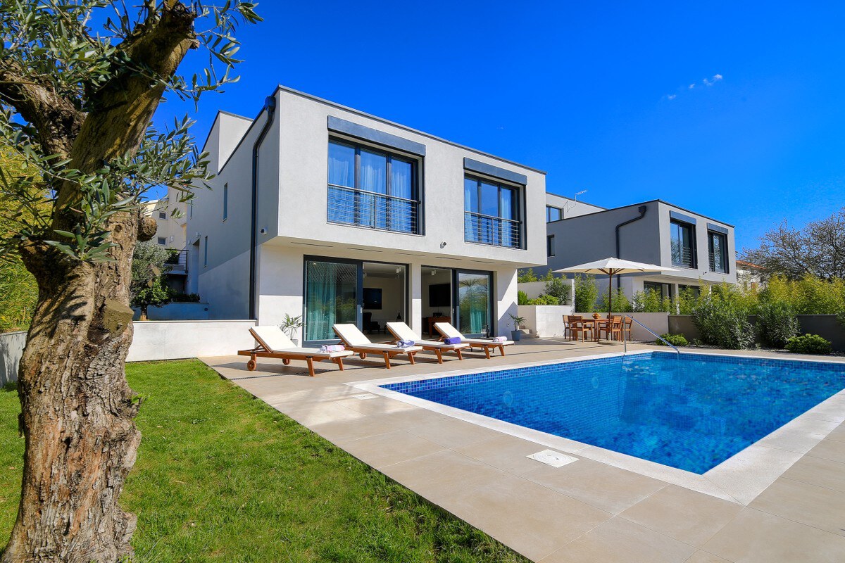 NA PREDAJ moderná vila /251 m²/ v atraktívnej lokalite, ostrov Krk