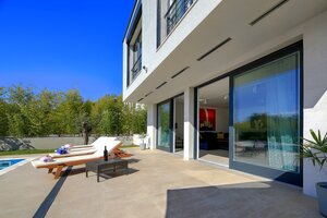 NA PREDAJ moderná vila /251 m²/ v atraktívnej lokalite, ostrov Krk — foto 2