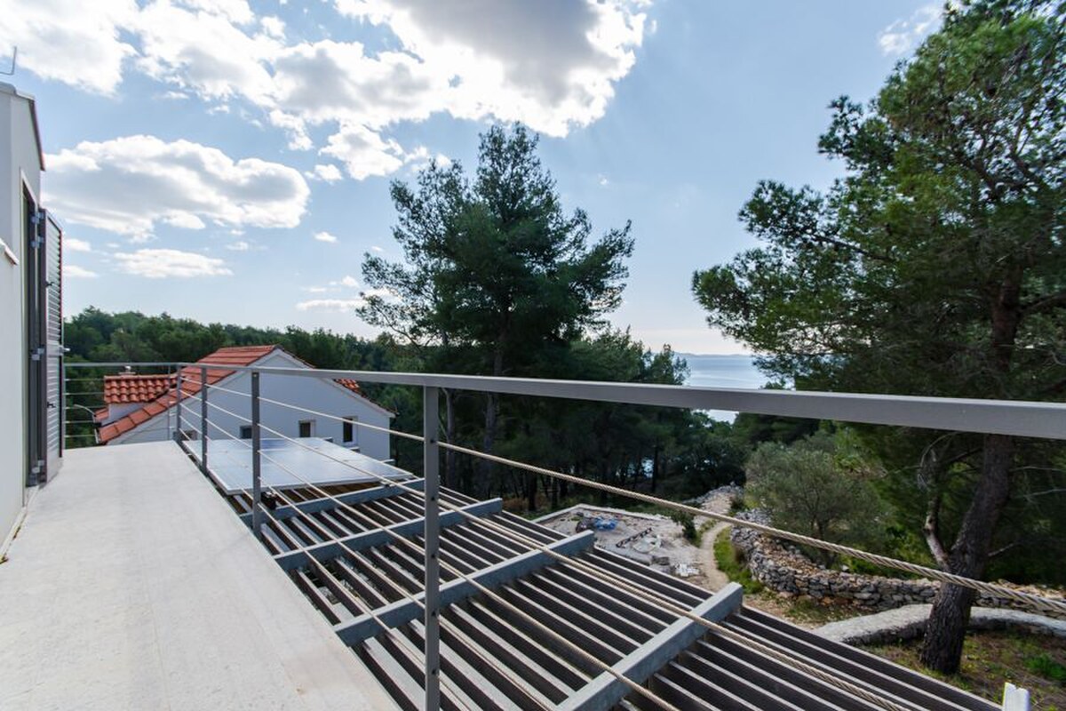 NA PREDAJ šarmantný dom / 72 m² /s výhľadom na more na ostrove BRAČ — foto 10