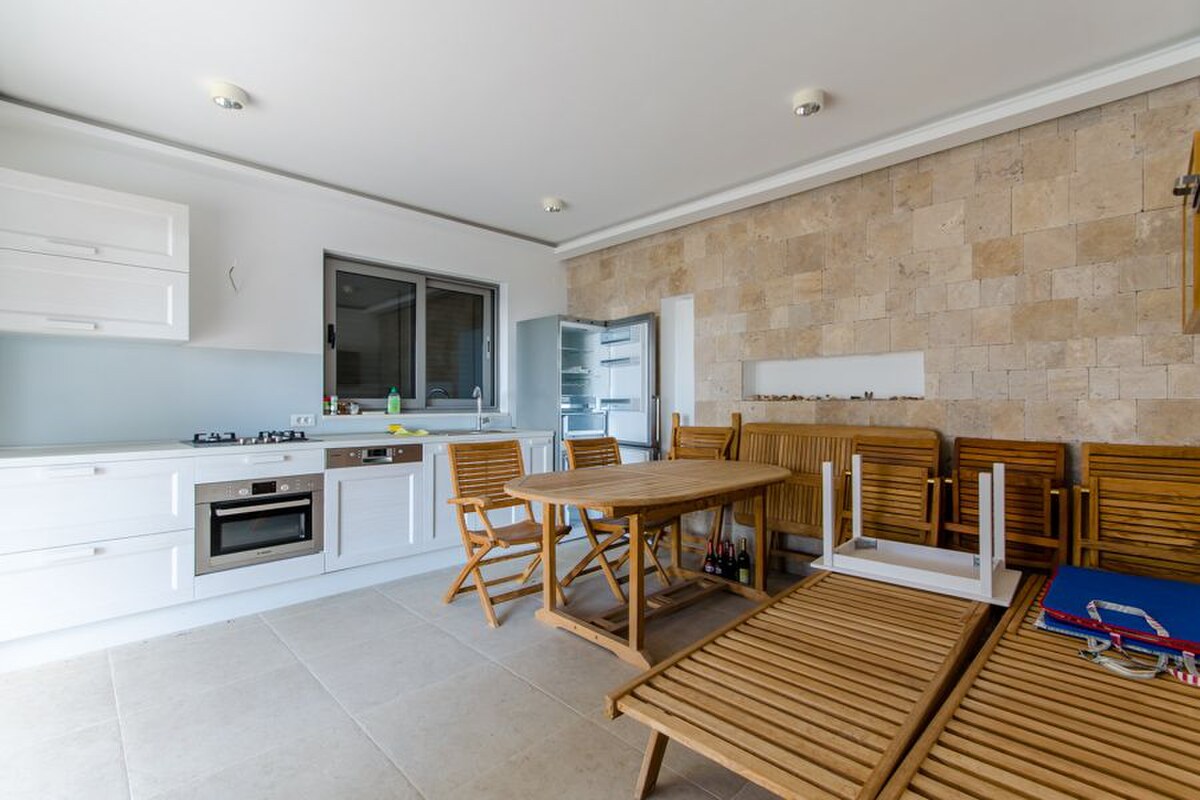 NA PREDAJ šarmantný dom / 72 m² /s výhľadom na more na ostrove BRAČ — foto 11