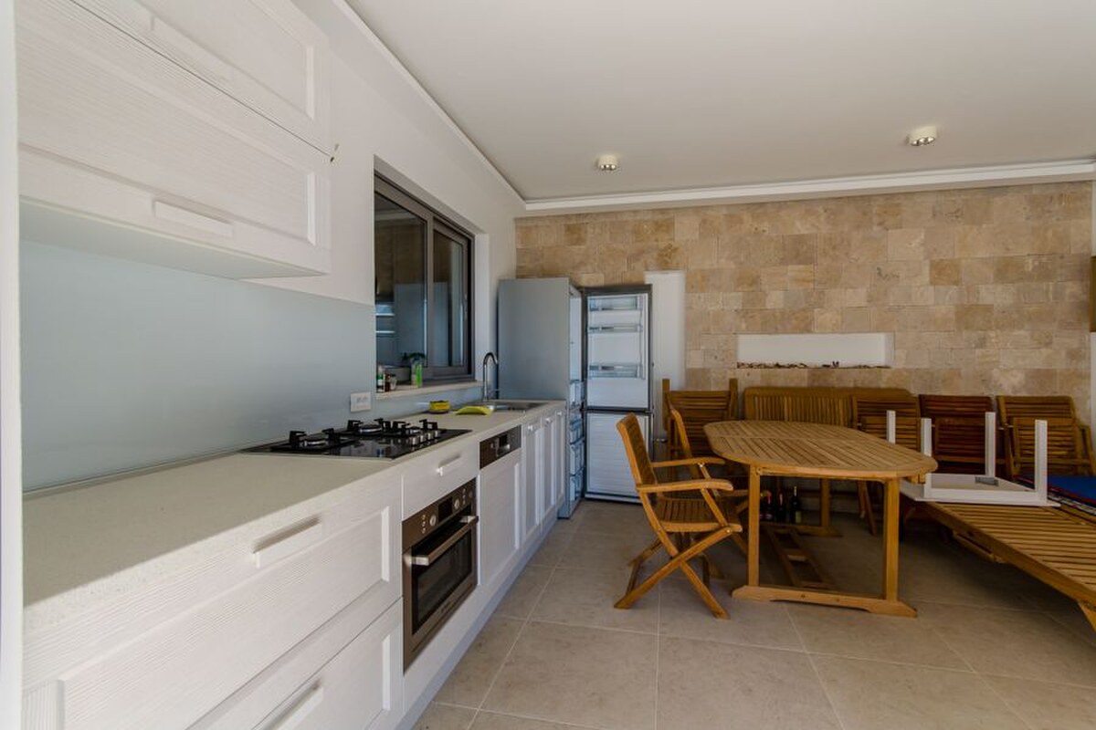 NA PREDAJ šarmantný dom / 72 m² /s výhľadom na more na ostrove BRAČ — foto 13