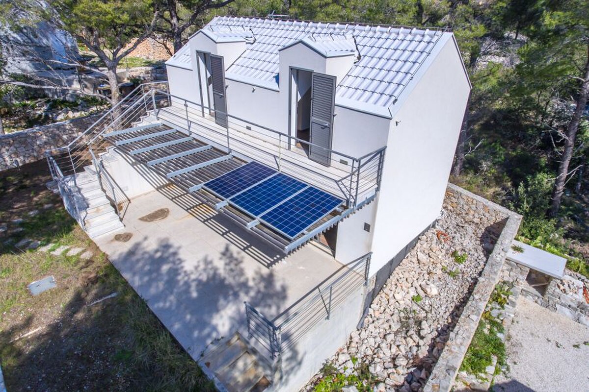 NA PREDAJ šarmantný dom / 72 m² /s výhľadom na more na ostrove BRAČ — foto 3
