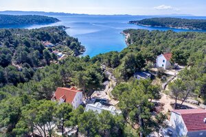 NA PREDAJ šarmantný dom / 72 m² /s výhľadom na more na ostrove BRAČ — foto 8
