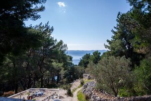 NA PREDAJ šarmantný dom / 72 m² /s výhľadom na more na ostrove BRAČ — foto 9