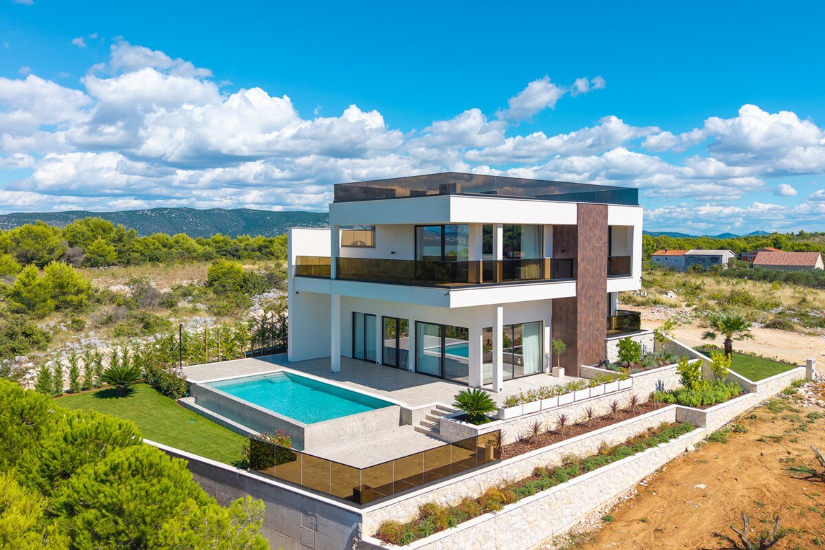 NA PREDAJ mediteránska vila s pôsobivým 360° výhľadom na more, DRAGE